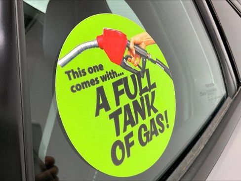 Used 2025 Toyota Camry SE image 36