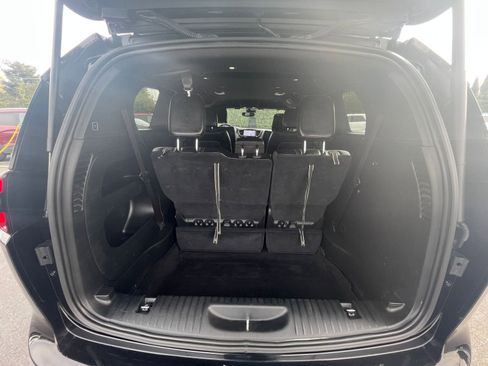 Used 2025 Chrysler Pacifica Select image 28