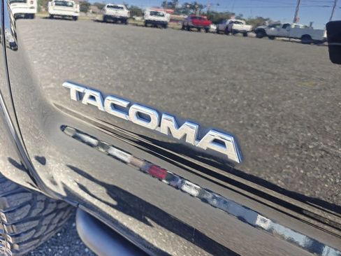 Used 2014 Toyota Tacoma 4x4 Double Cab image 12