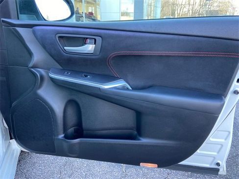 Used 2015 Toyota Camry XSE image 27