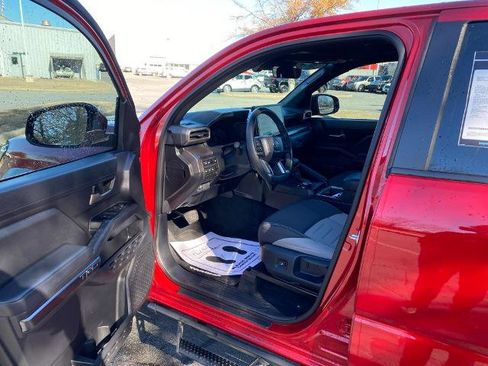 Used 2024 Toyota Tacoma TRD Sport image 10