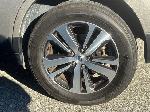Used 2019 Subaru Outback 2.5i Limited image 9