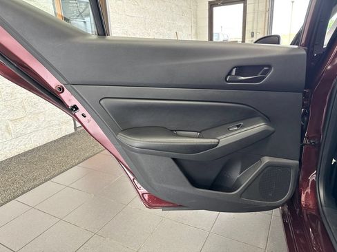 Used 2025 Nissan Altima 2.5 SV FWD image 37
