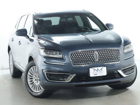 Used 2019 Lincoln Nautilus FWD image 2