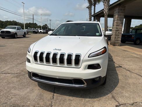 Used 2017 Jeep Cherokee Limited FWD image 11