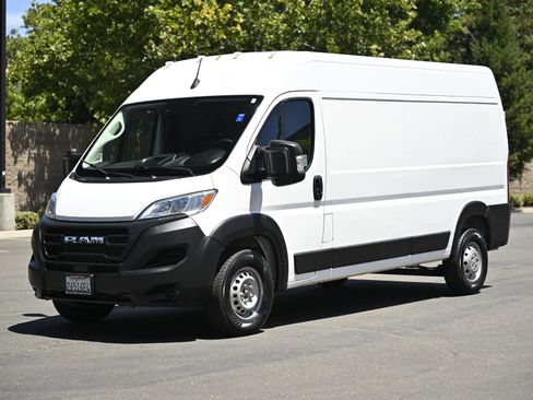 Used 2023 RAM ProMaster 2500 FWD image 3
