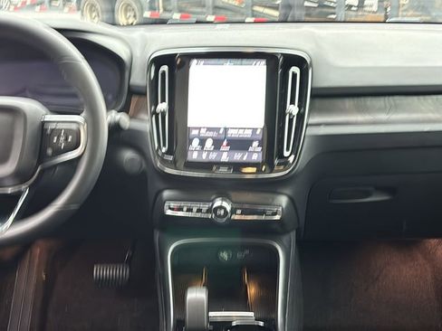 Certified 2023 Volvo C40 P8 Recharge Ultimate AWD/4WD image 6