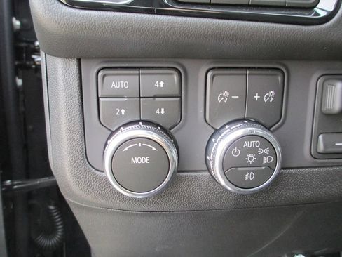 New 2026 GMC Yukon Elevation w/ Elevation Premium Package AWD/4WD image 18