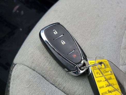 Used 2023 Chevrolet Equinox LS w/ LS Convenience Package image 32