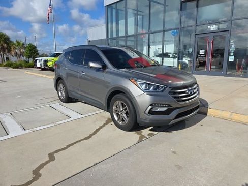 Used 2017 Hyundai Santa Fe Sport FWD image 2