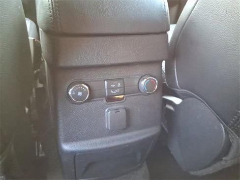 Used 2016 Ford Explorer XLT w/ Equipment Group 202A image 12