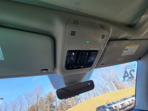 Used 2024 Volkswagen Atlas SEL image 25