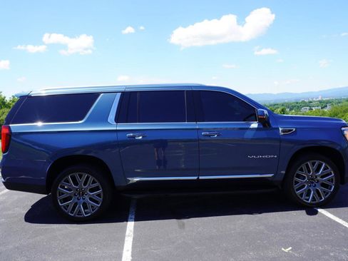 Used 2026 GMC Yukon XL Elevation w/ Elevation Premium Package AWD/4WD image 19