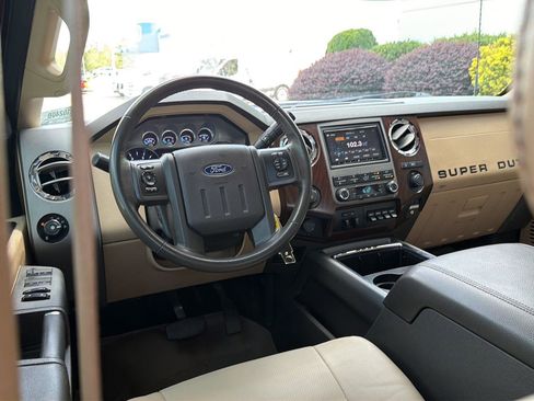 Used 2012 Ford F250 Lariat w/ Lariat Interior Pkg AWD/4WD image 17