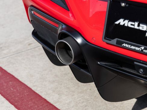 Used 2021 Ferrari F8 Tributo image 15