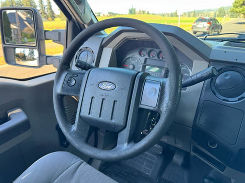 Used 2010 Ford F550 4x4 Crew Cab Super Duty image 21