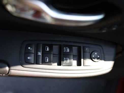 Used 2020 Jeep Cherokee Limited image 13