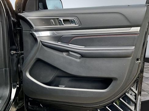 Used 2017 Ford Explorer Sport w/ Equipment Group 401A AWD/4WD image 24