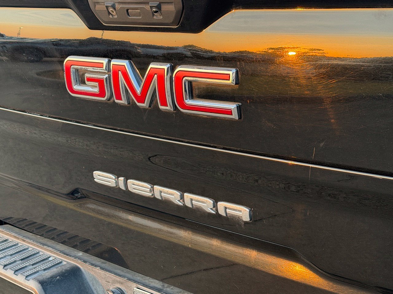 Used 2019 GMC Sierra 1500 SLT RWD image 8
