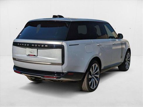 New 2025 Land Rover Range Rover SE image 2
