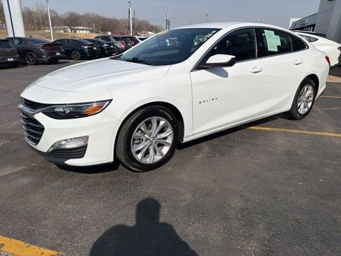 Used 2023 Chevrolet Malibu LT image 3