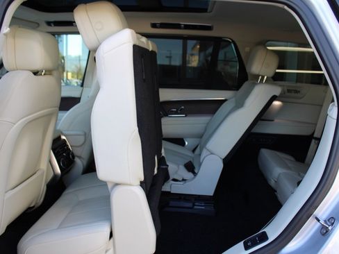 Certified 2024 Land Rover Range Rover Long Wheelbase SE image 67