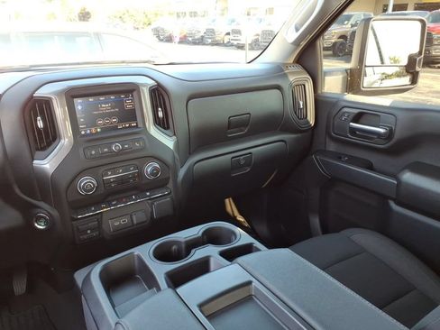 Used 2025 Chevrolet Silverado 2500 Custom w/ Custom Value Package AWD/4WD image 14