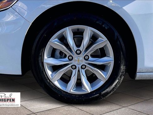 Used 2024 Chevrolet Malibu LT image 9