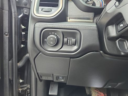 Used 2021 RAM 3500 Limited AWD/4WD image 25