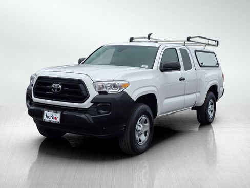 Used 2023 Toyota Tacoma SR image 3