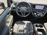 New 2026 Chrysler Pacifica Select image 3