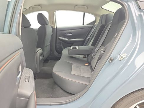 Used 2025 Nissan Sentra SR FWD image 37