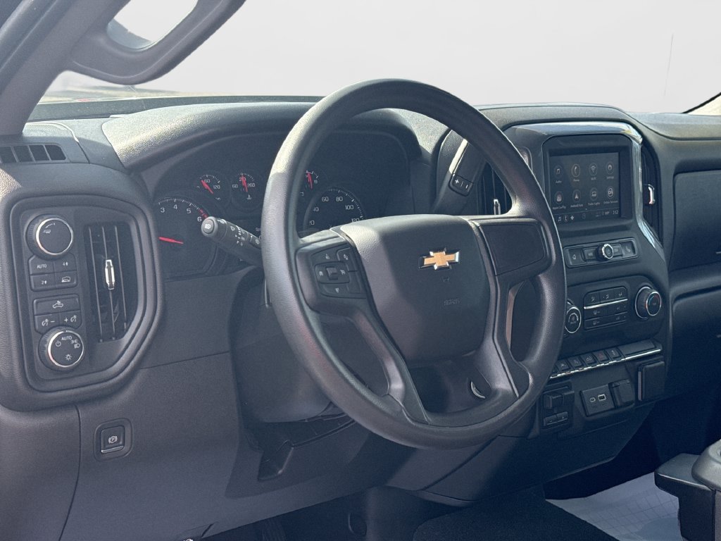 Used 2023 Chevrolet Silverado 1500 Custom AWD/4WD image 18