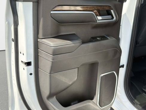 Used 2022 GMC Sierra 1500 SLE image 11