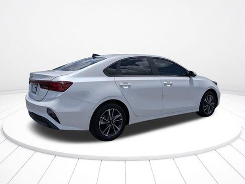 Used 2024 Kia Forte LXS FWD image 3