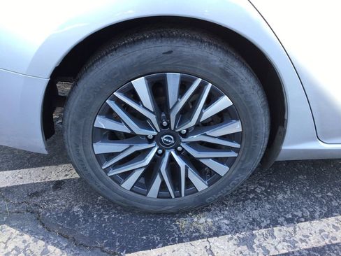 Used 2024 Nissan Altima 2.5 SV image 33