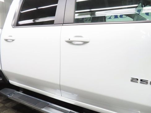 Used 2025 Chevrolet Silverado 2500 LT w/ Convenience Package image 26