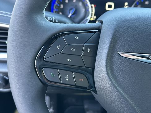 New 2026 Chrysler Pacifica Select w/ S Appearance Package image 10