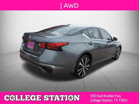 Used 2022 Nissan Altima 2.5 SR AWD/4WD image 4