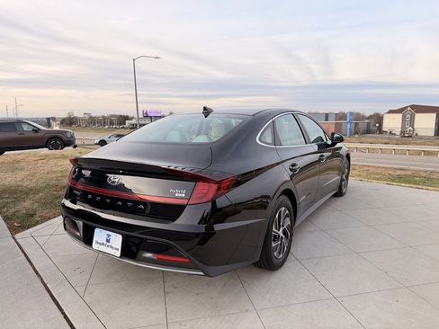 Used 2023 Hyundai Sonata Blue image 5