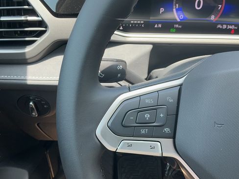 New 2026 Volkswagen Taos SE FWD image 22