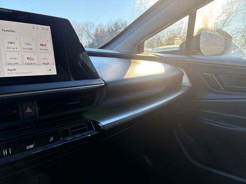 Used 2025 Toyota Prius LE image 33