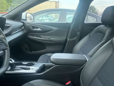 Used 2025 Buick Envista Preferred image 10