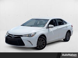 Used 2017 Toyota Camry SE image 1