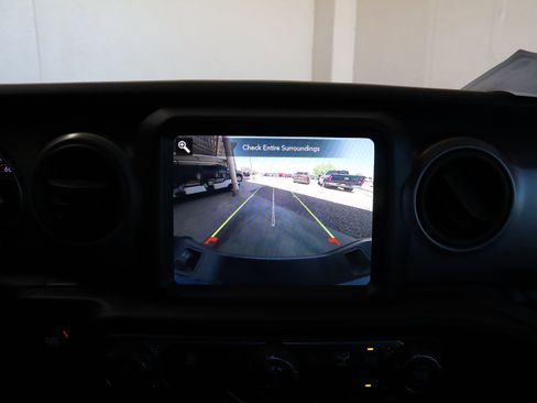 Used 2021 Jeep Gladiator Sport AWD/4WD image 31