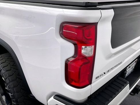 Used 2022 Chevrolet Silverado 2500 High Country w/ Safety Package II AWD/4WD image 29