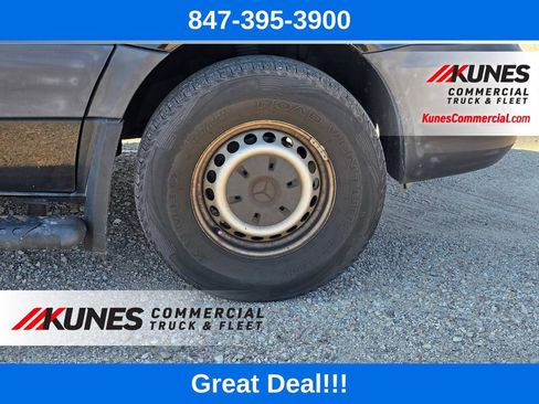 Used 2017 Mercedes-Benz Sprinter 2500 image 9