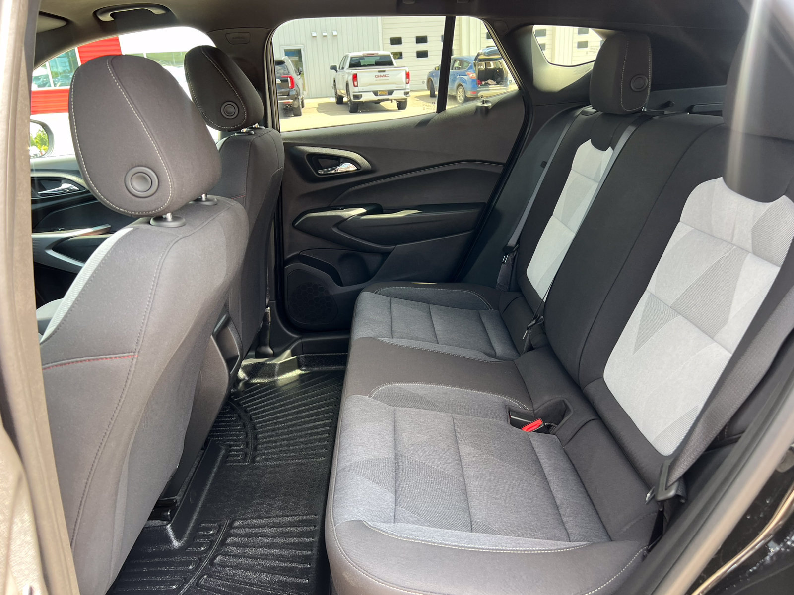 Certified 2024 Chevrolet Trax RS w/ Sunroof Package FWD image 7