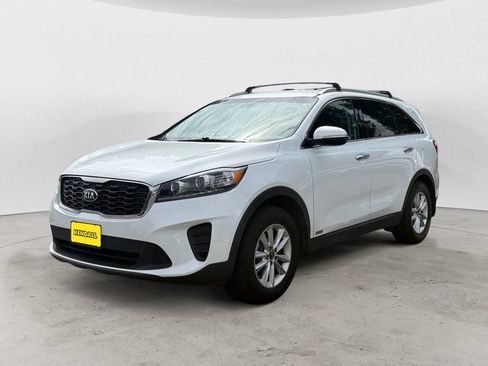 Used 2019 Kia Sorento AWD w/ LX Convenience Package image 1
