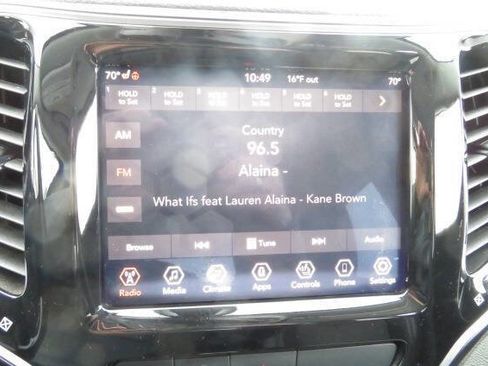 Used 2019 Jeep Cherokee Limited image 21